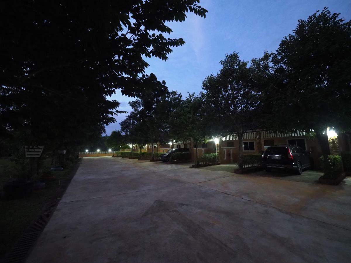 Tong Chang Resort Csumphon Kültér fotó